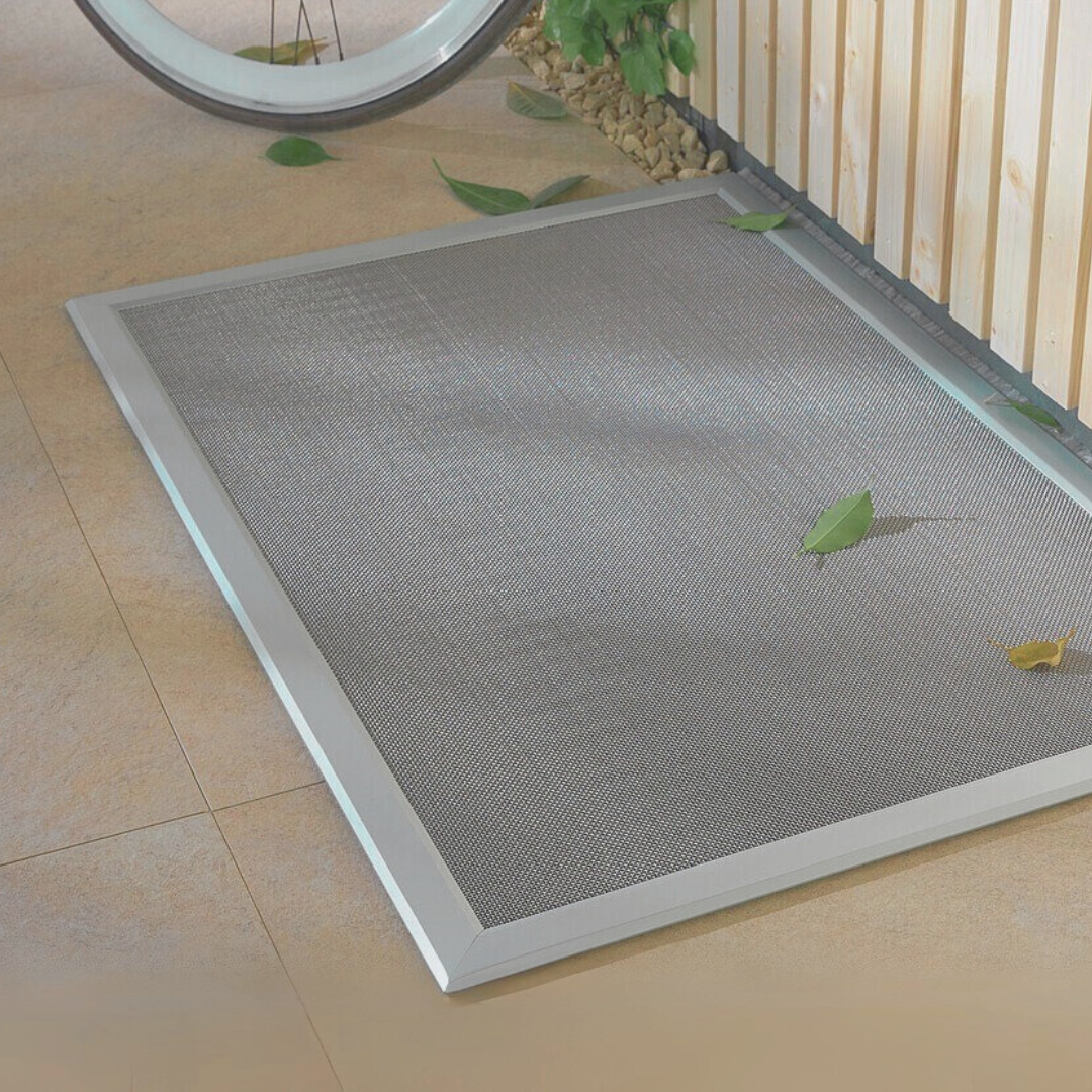 Leaf guard for light wells