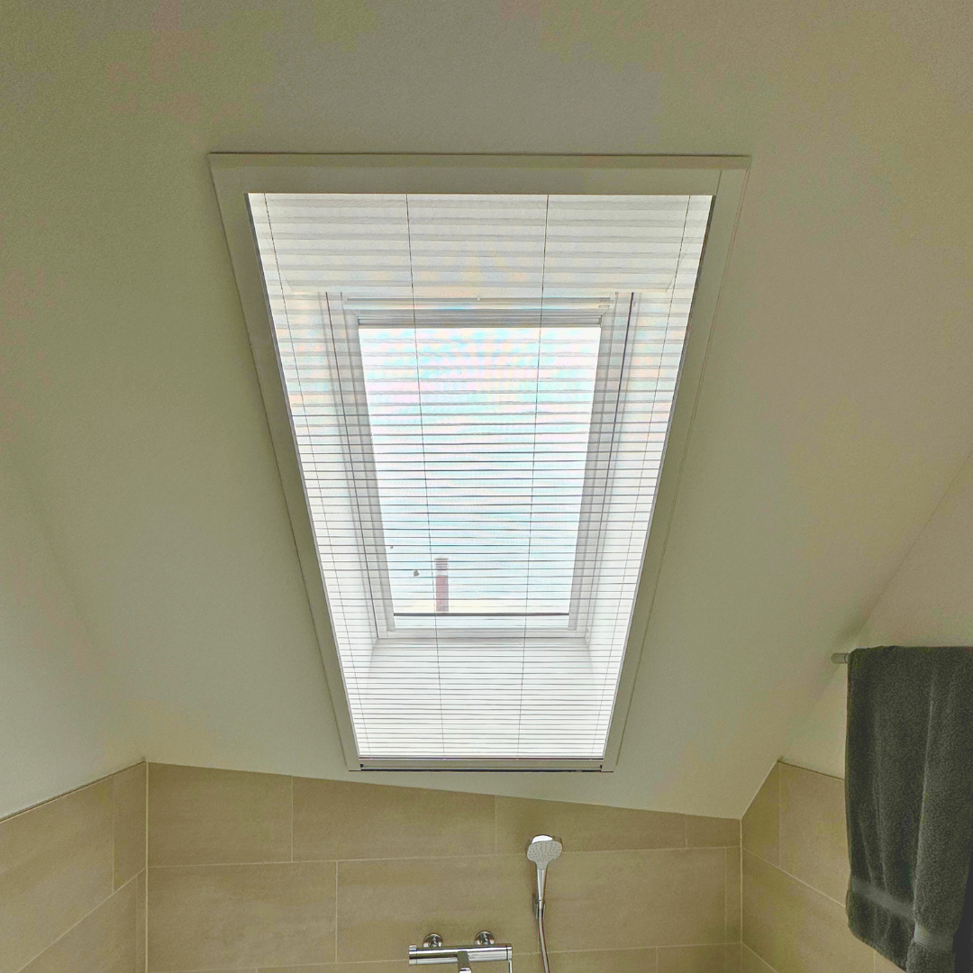 Velux Slim Minimal Pleated Mosquito Net