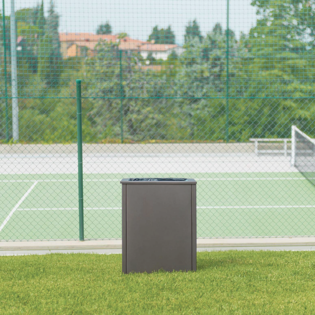 Outdoor bins Bins