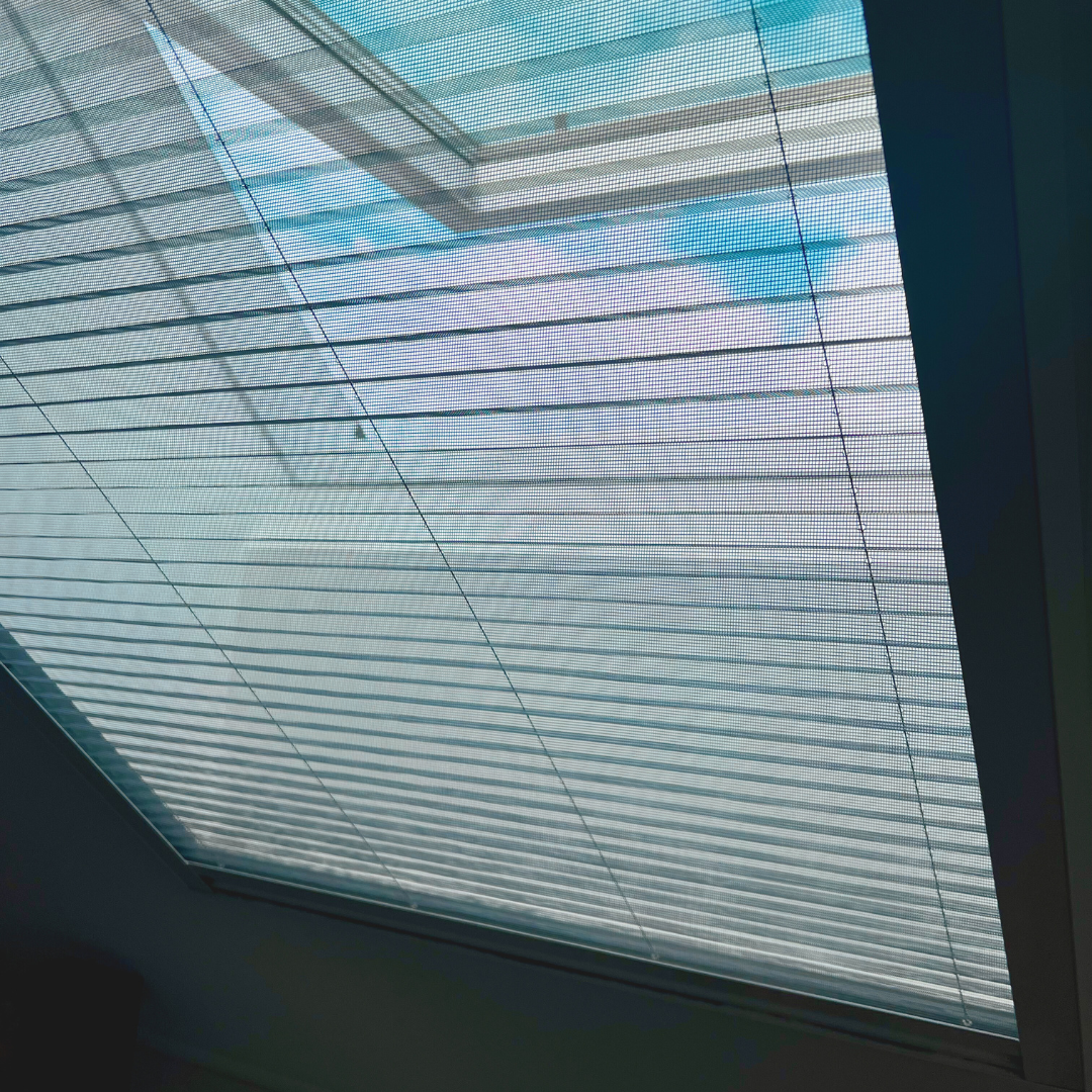 Velux Slim Minimal Pleated Mosquito Net