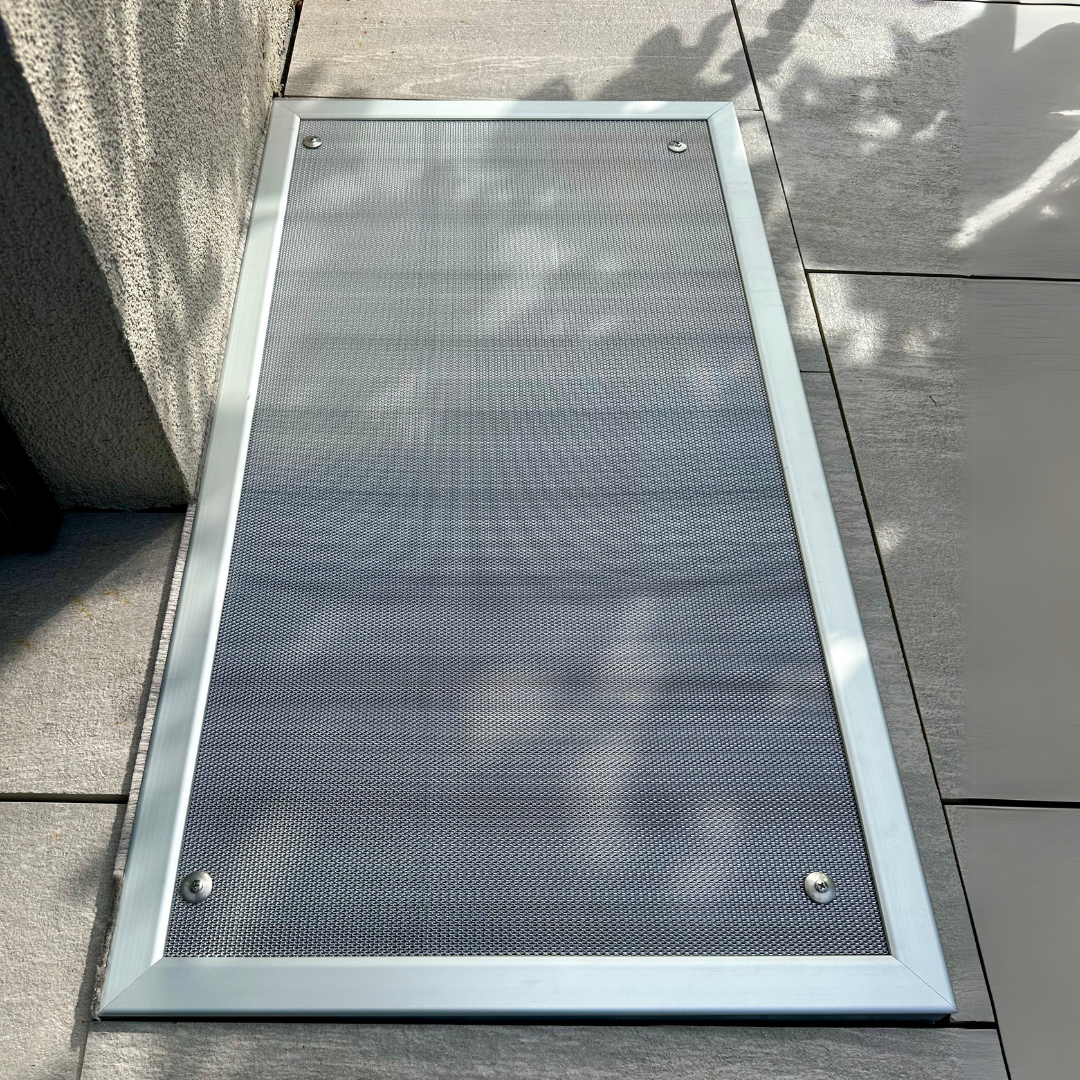 Leaf guard for light wells