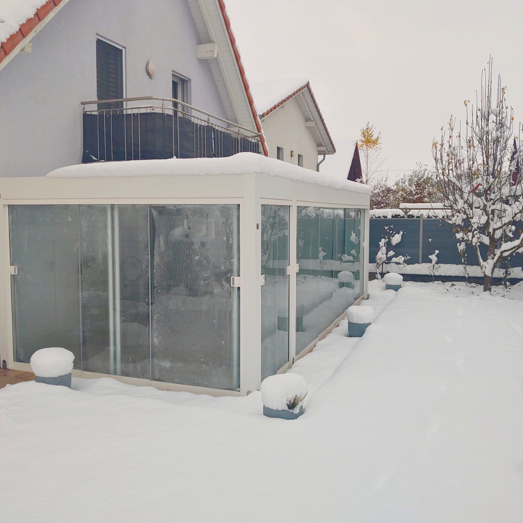 Eclectic waterproof and photovoltaic pergola