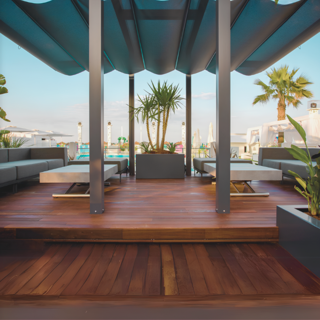 Cantilevered pergola with sliding roof Albatro