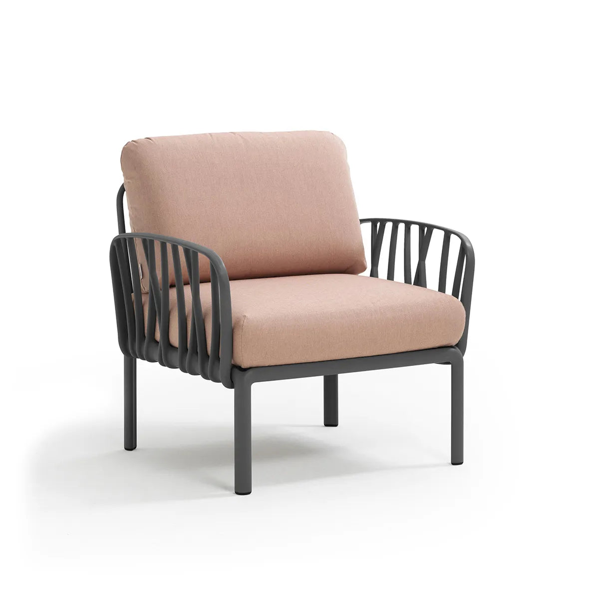 Komodo Armchair – Tailor-made for the comfort of Swiss homes