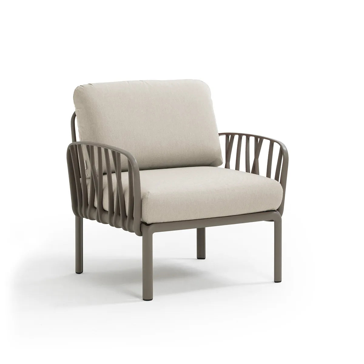 Komodo Armchair – Tailor-made for the comfort of Swiss homes